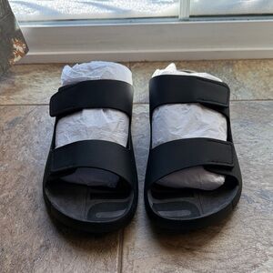 Ecco 2nd Cozmo M Slides